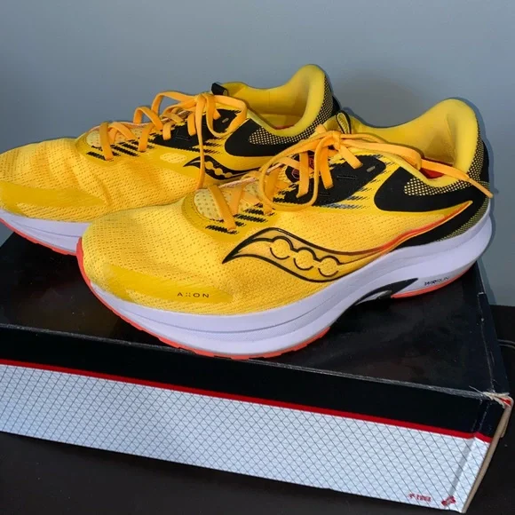 Men Saucony Yellow Shoes - Picture 2 of 9